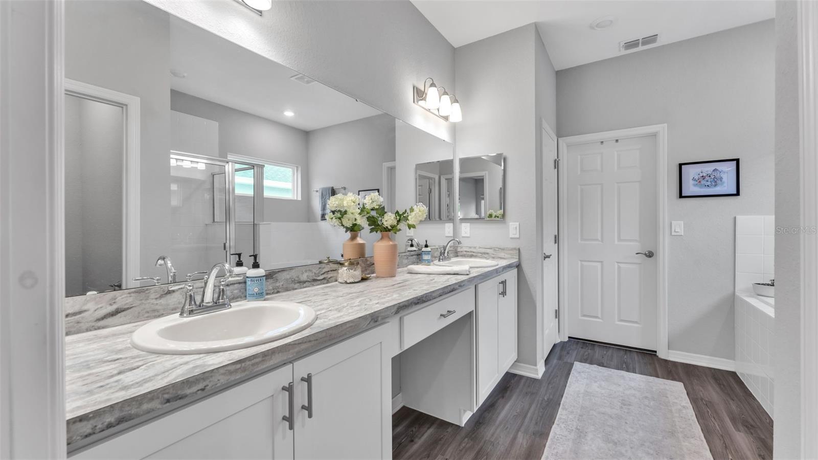 Image 22 of 42 For 1101 Montgomery Lane