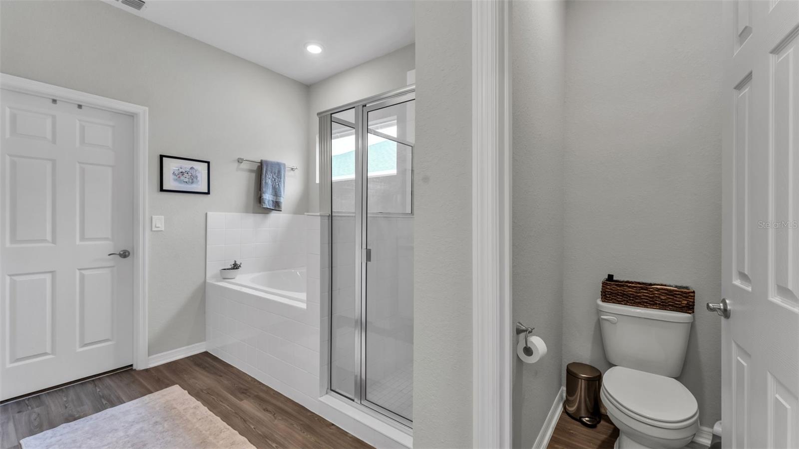 Image 23 of 42 For 1101 Montgomery Lane