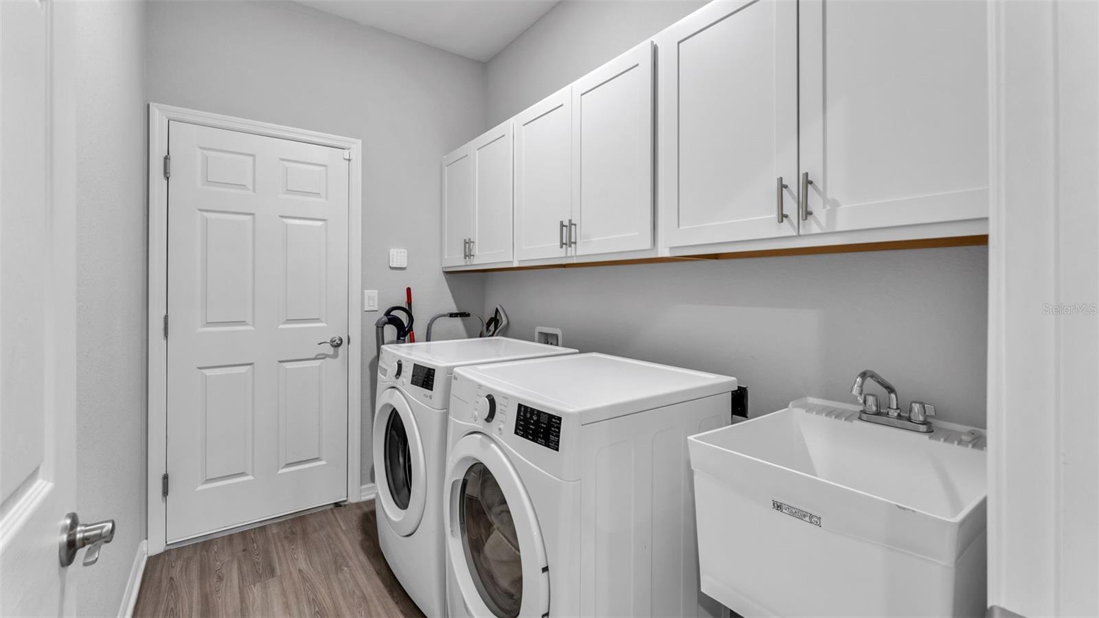 Image 32 of 42 For 1101 Montgomery Lane