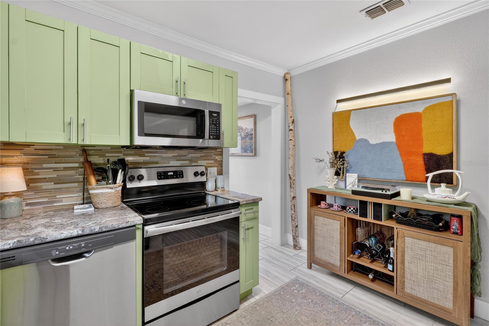 Image 13 of 36 For 1041 Dakota Avenue