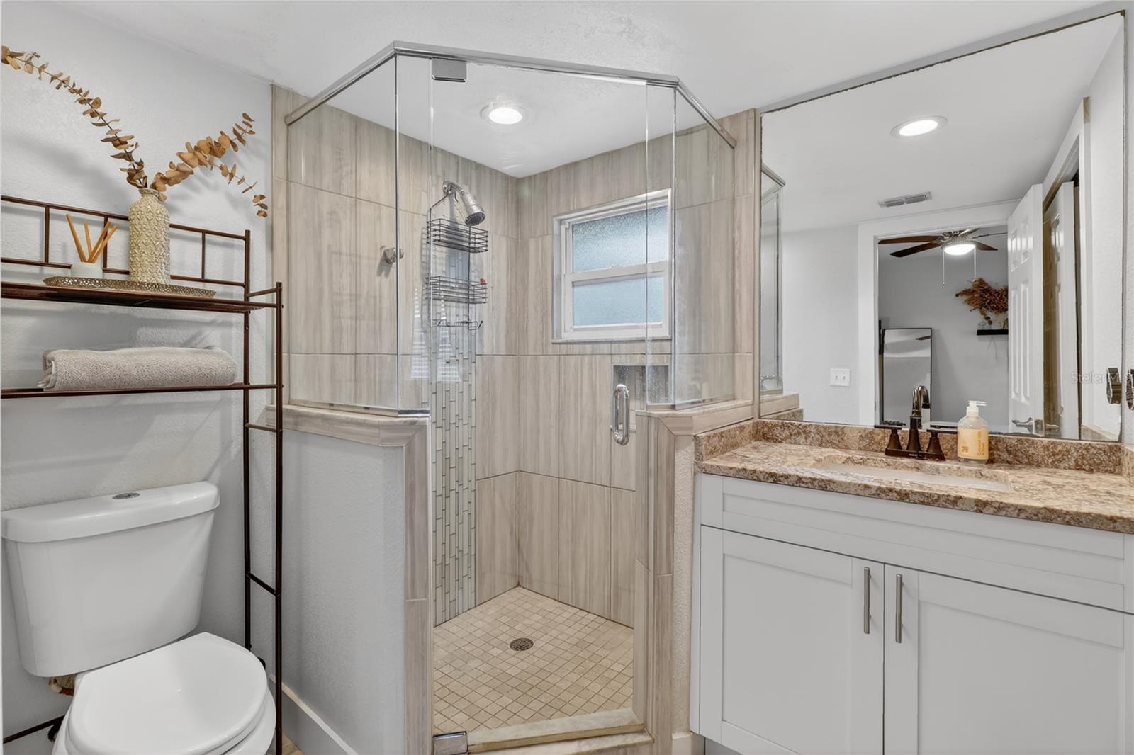 Image 16 of 36 For 1041 Dakota Avenue