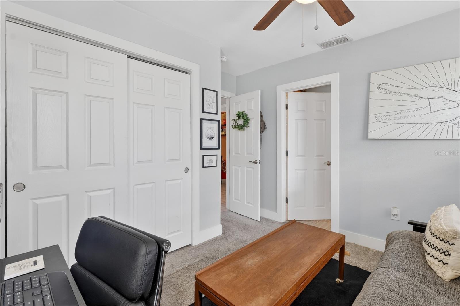 Image 19 of 36 For 1041 Dakota Avenue