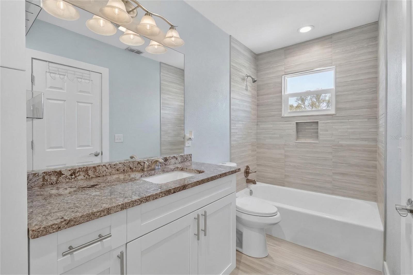 Image 20 of 36 For 1041 Dakota Avenue