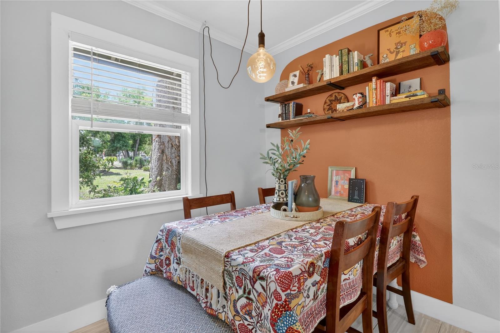 Image 7 of 36 For 1041 Dakota Avenue