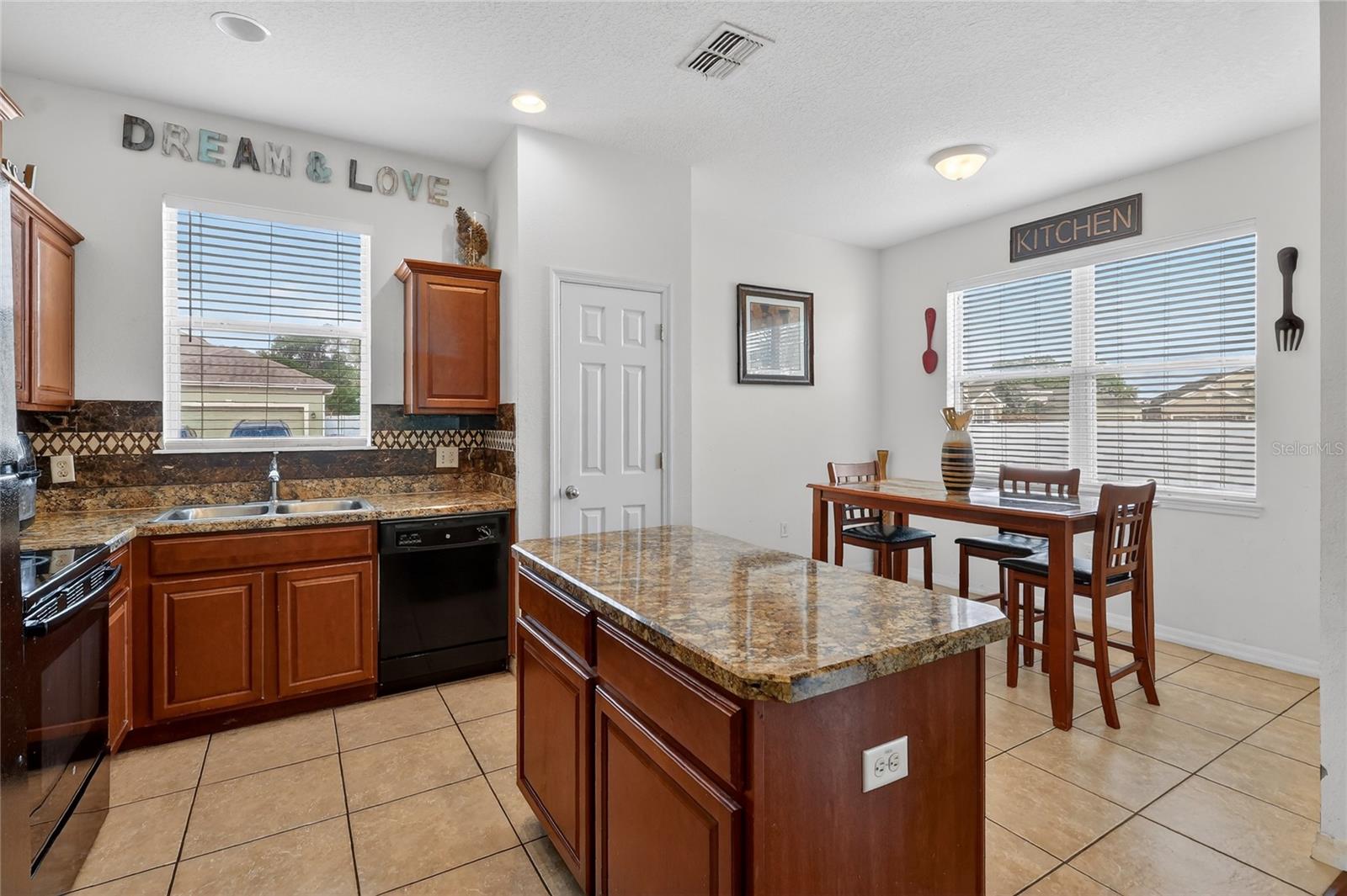 Image 22 of 43 For 855 Krenson Woods Lane