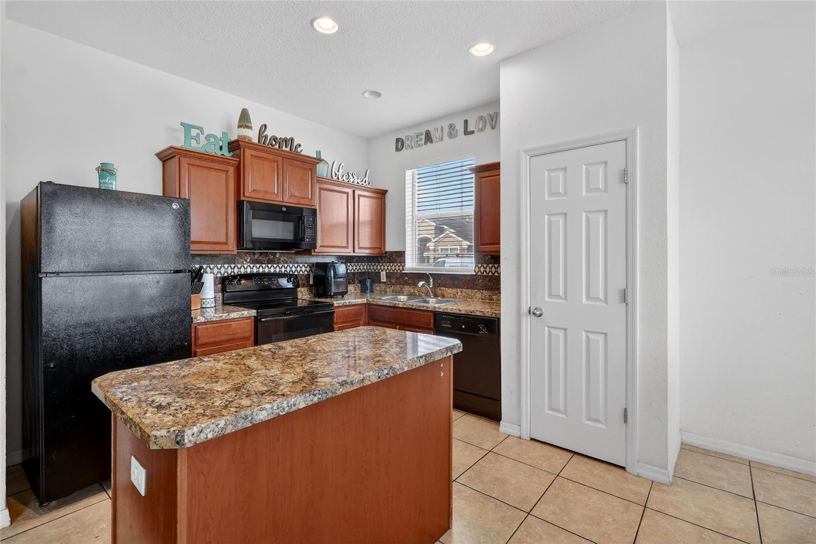 Image 24 of 43 For 855 Krenson Woods Lane