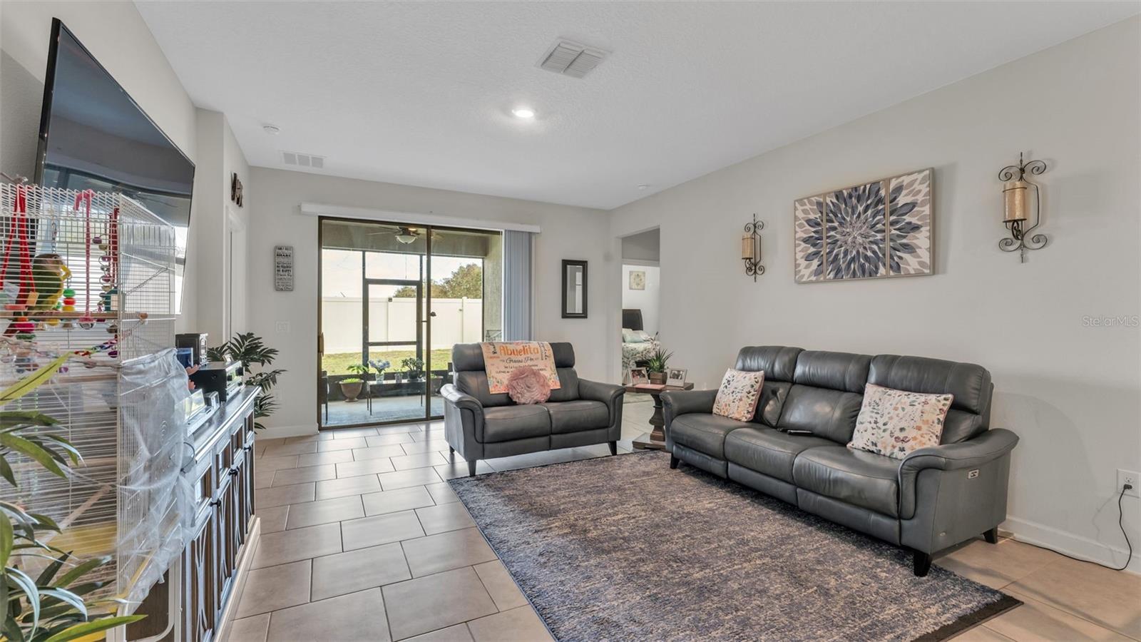 Image 14 of 45 For 212 Bergamot Loop