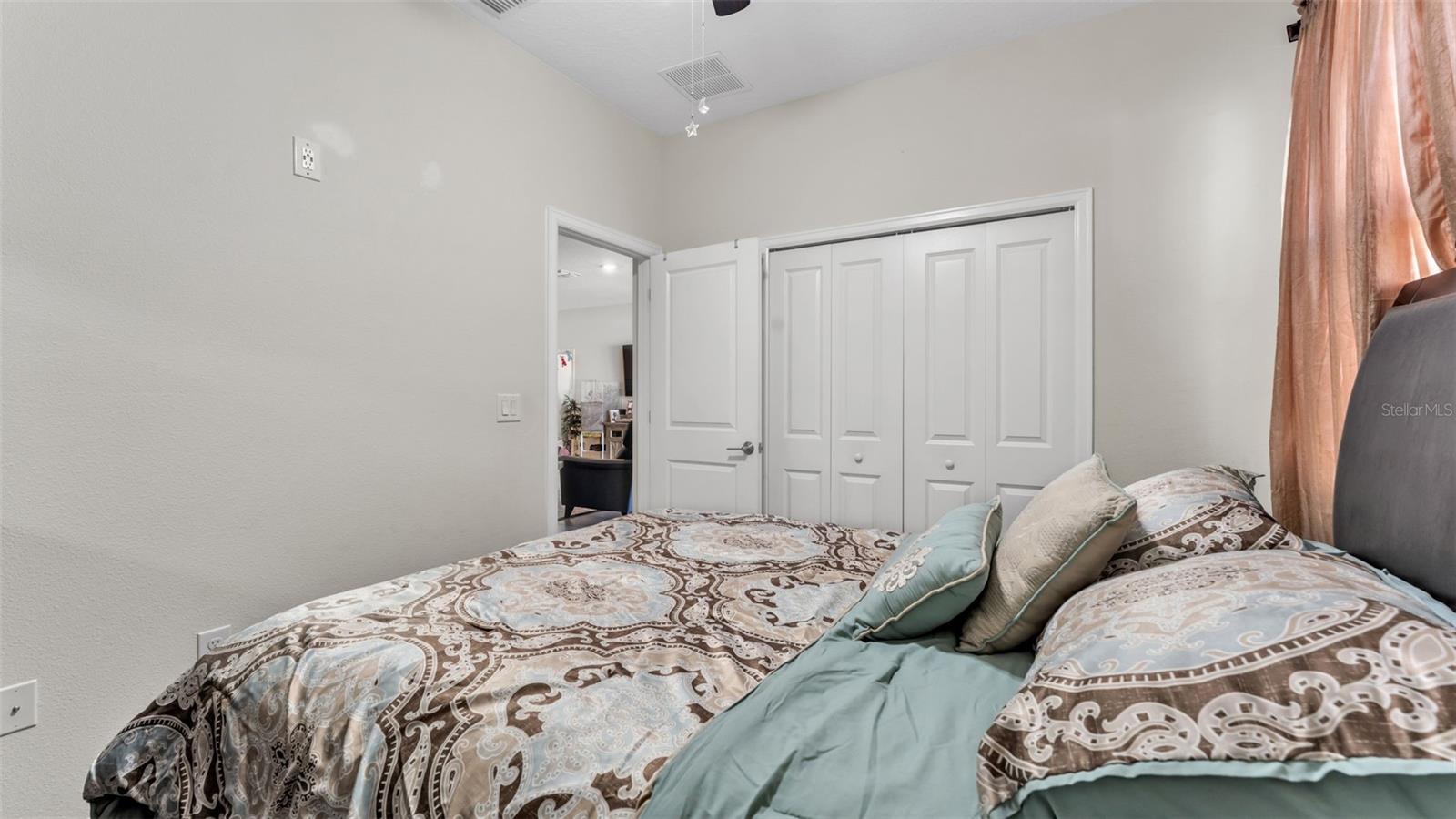 Image 22 of 45 For 212 Bergamot Loop