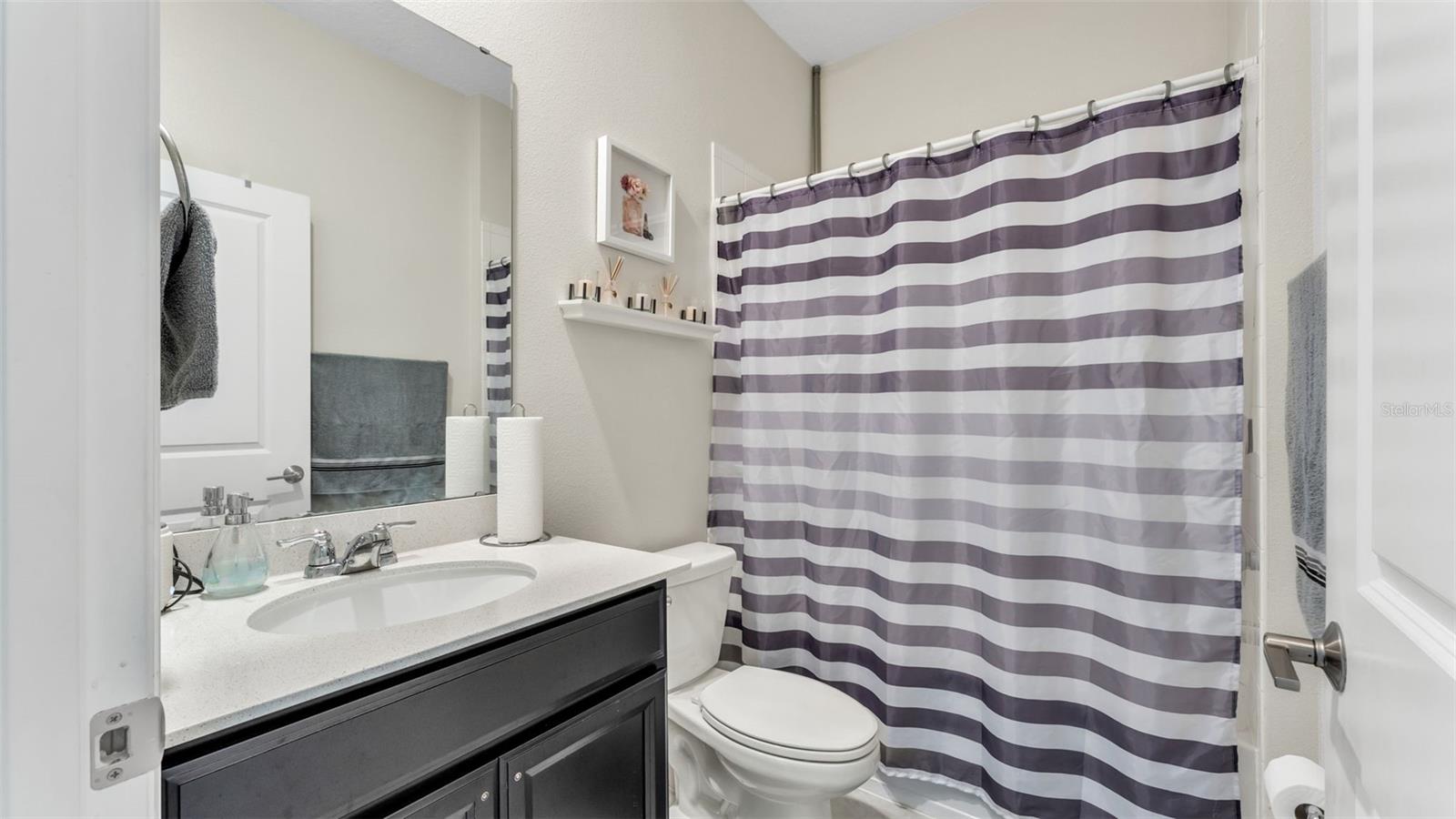 Image 24 of 45 For 212 Bergamot Loop