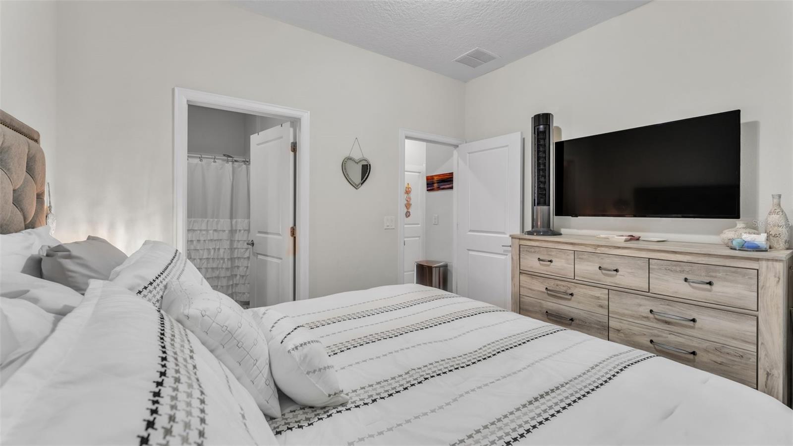 Image 34 of 45 For 212 Bergamot Loop