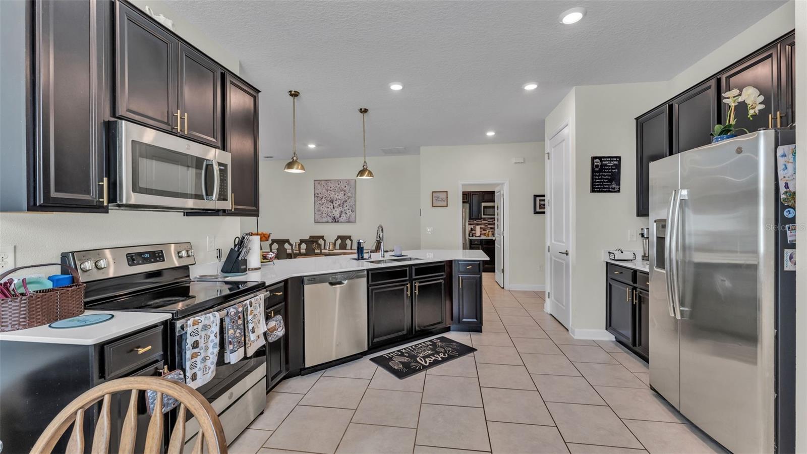 Image 6 of 45 For 212 Bergamot Loop