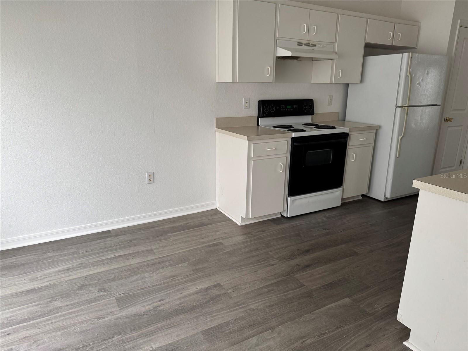 Listing photo id 2 for 5817 Daughtery Downs Loop