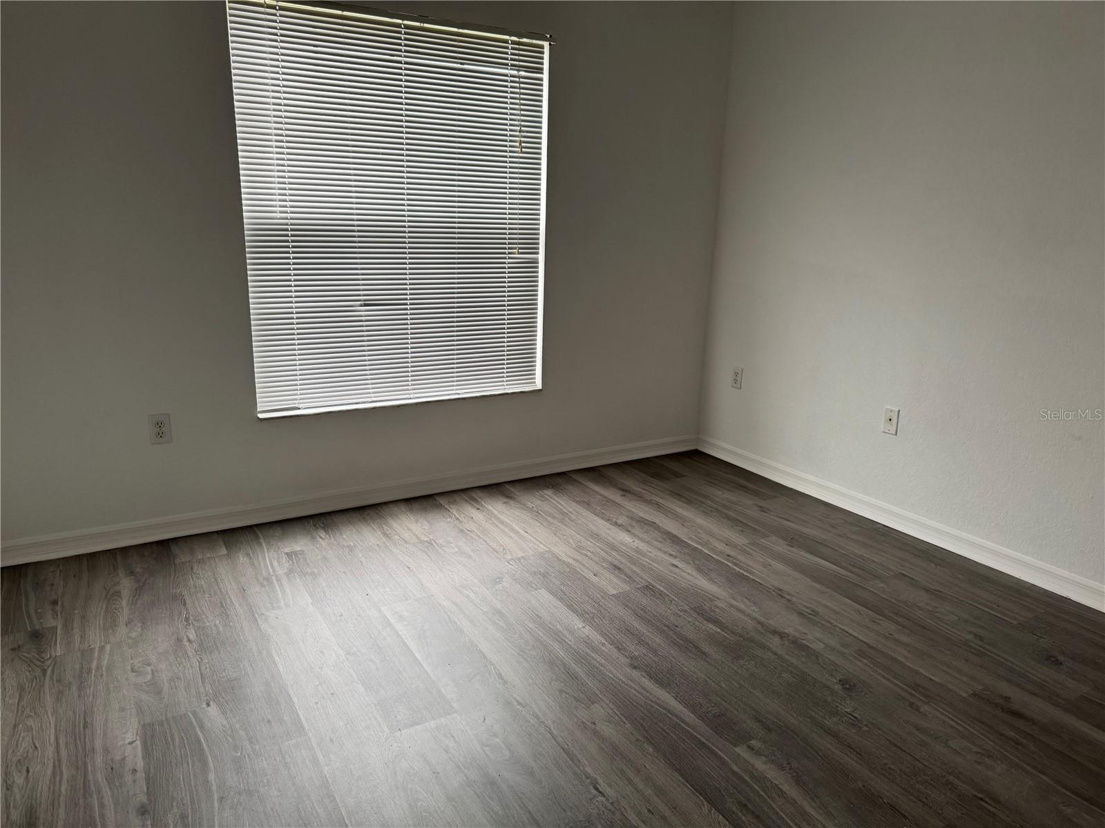 Listing photo id 6 for 5817 Daughtery Downs Loop