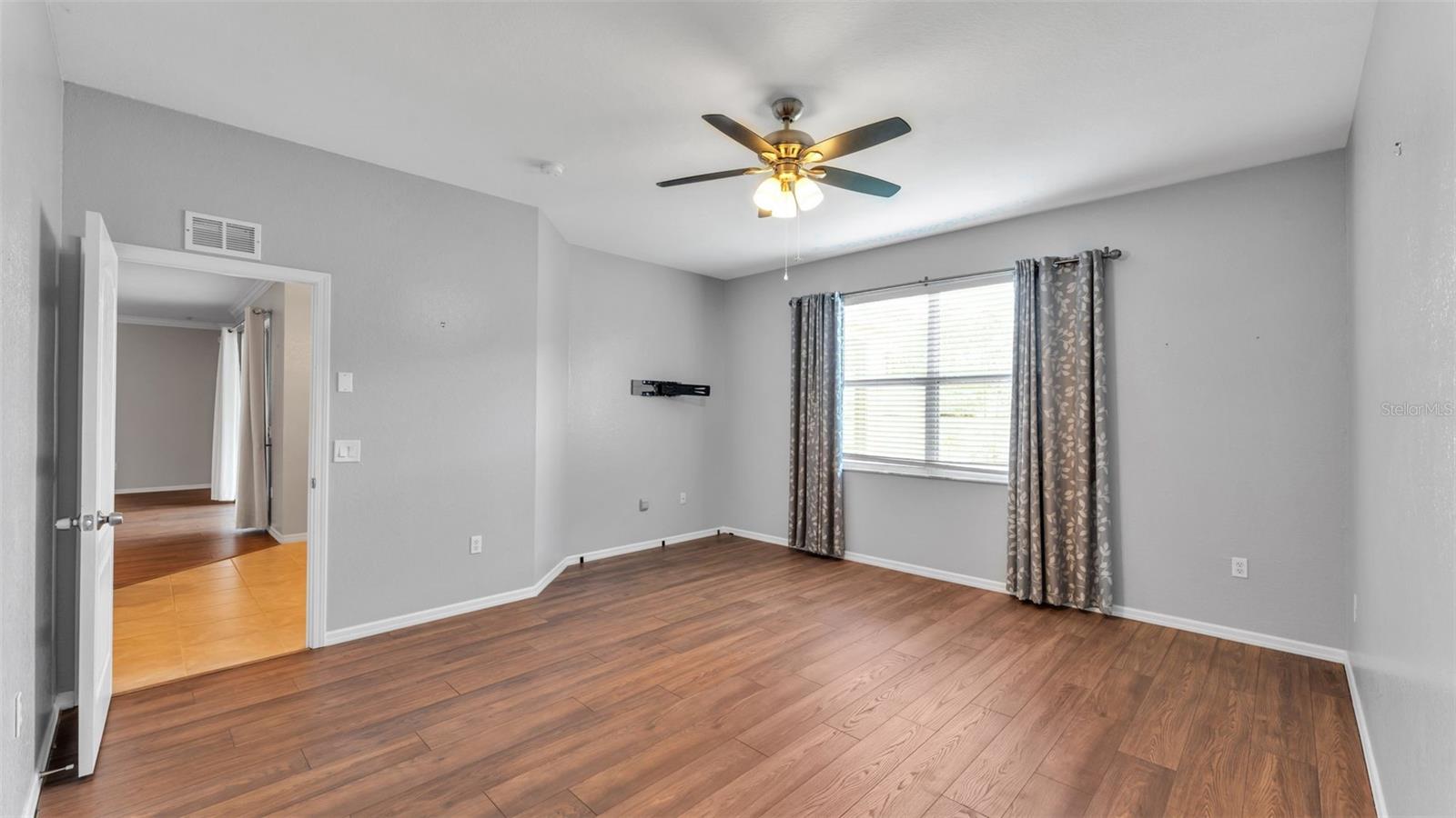 Image 38 of 75 For 104 Melissa Trail