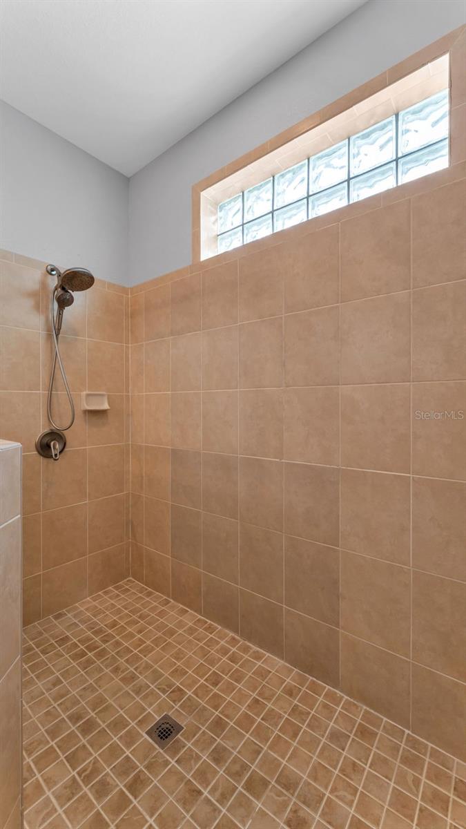 Image 43 of 75 For 104 Melissa Trail