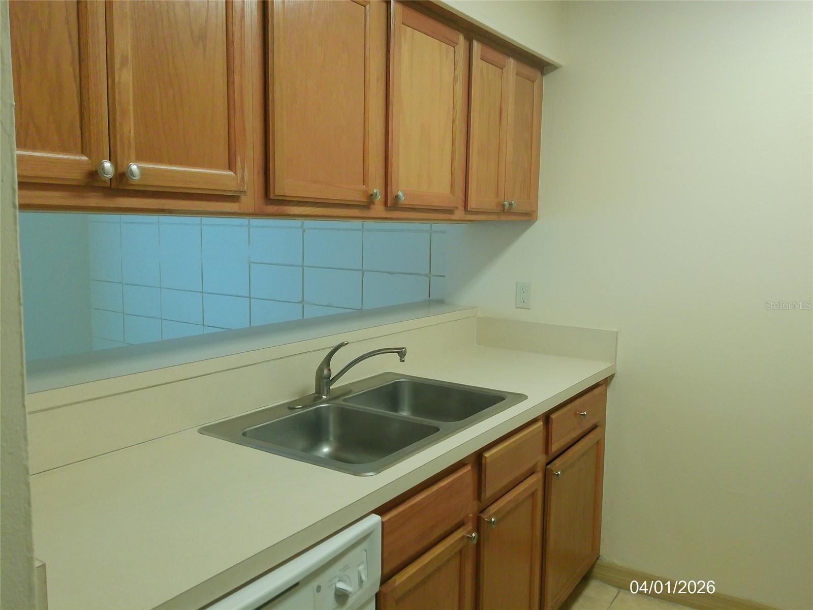 Image 5 of 15 For 926 Carole Street