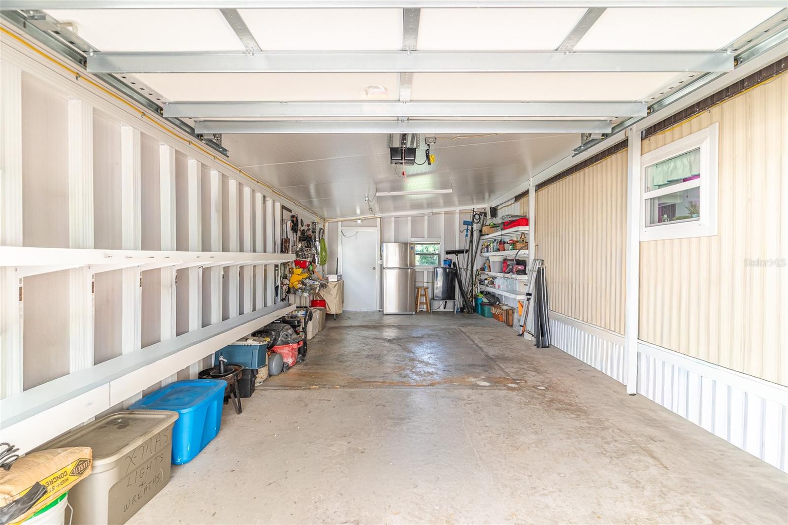 Image 23 of 43 For 1818 Blue Lake Drive