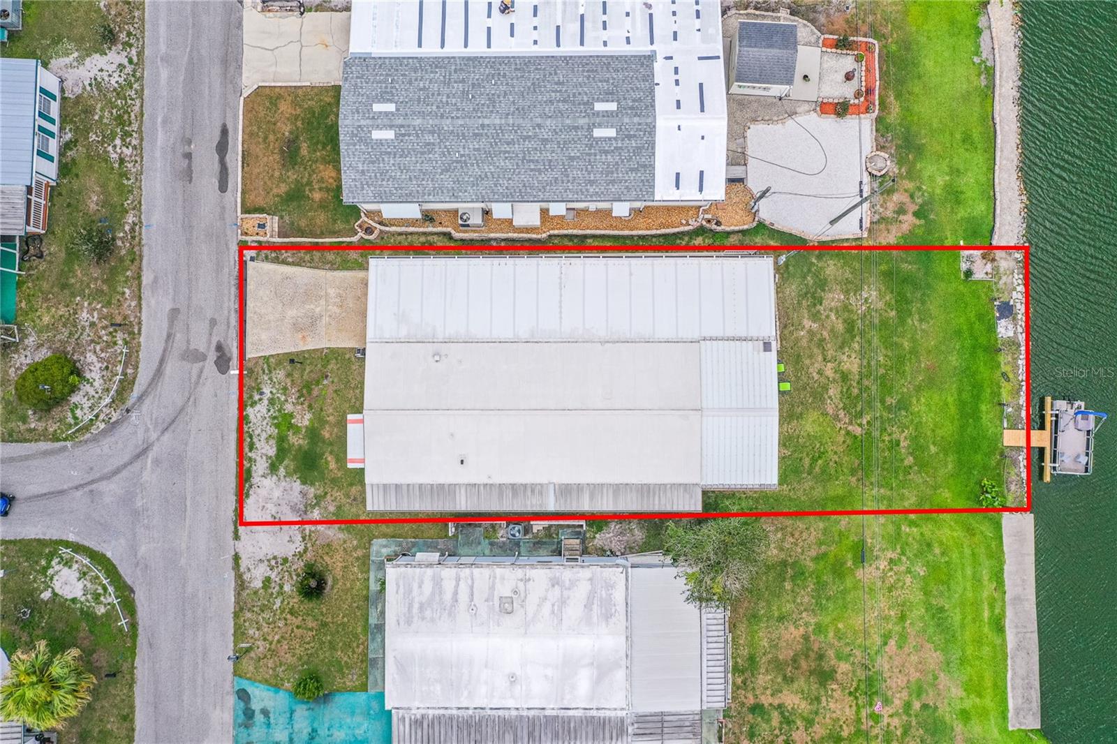 Image 28 of 43 For 1818 Blue Lake Drive