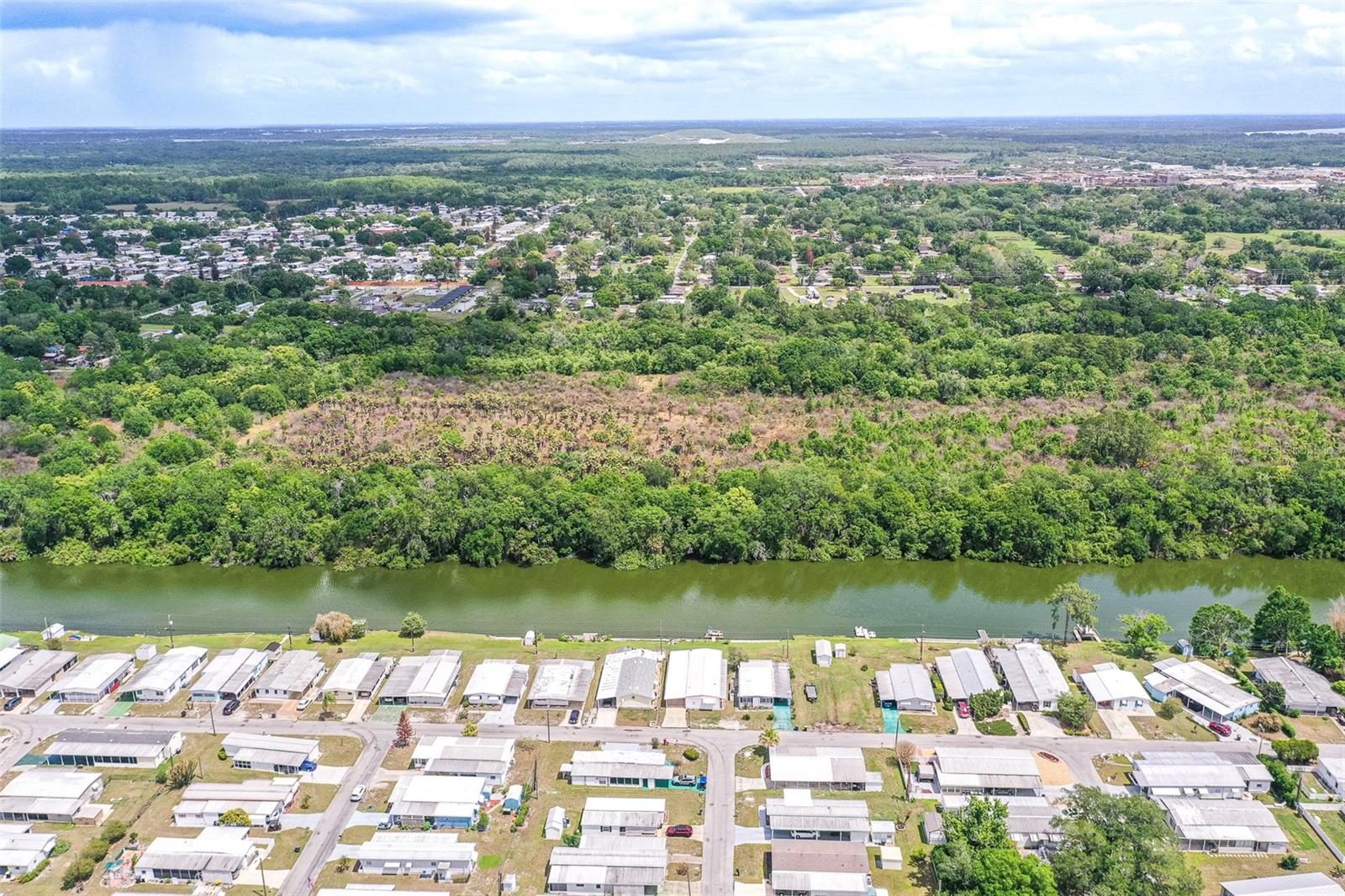 Image 29 of 43 For 1818 Blue Lake Drive