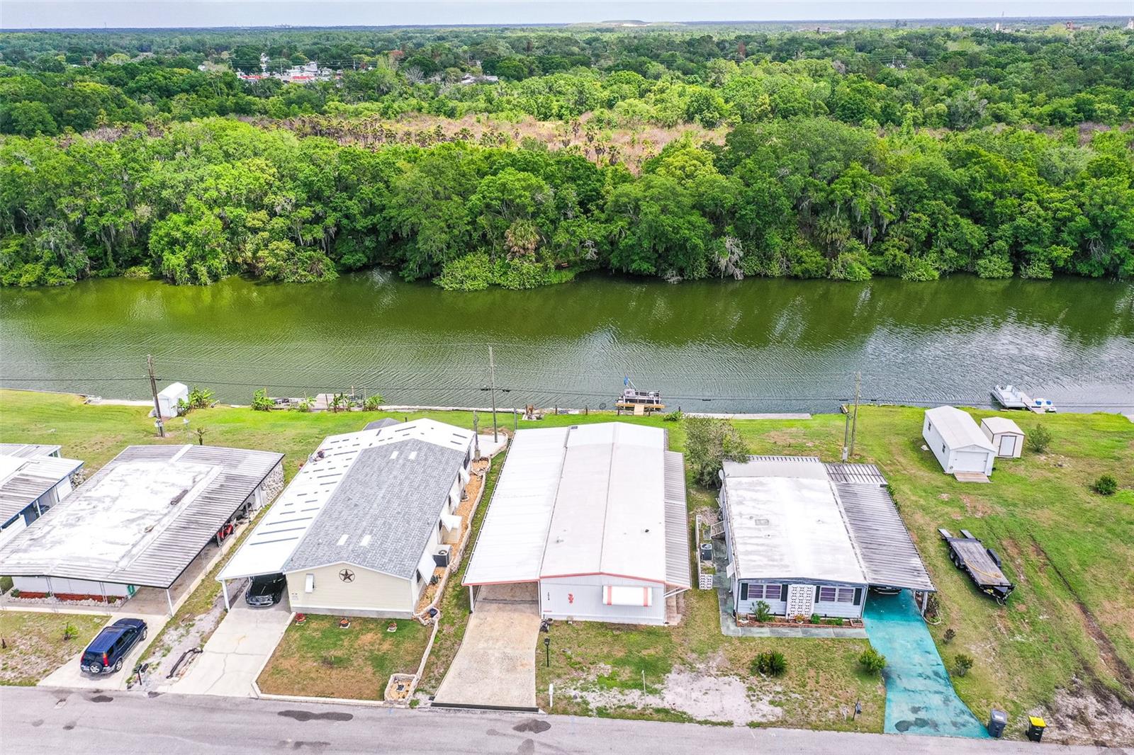 Image 33 of 43 For 1818 Blue Lake Drive