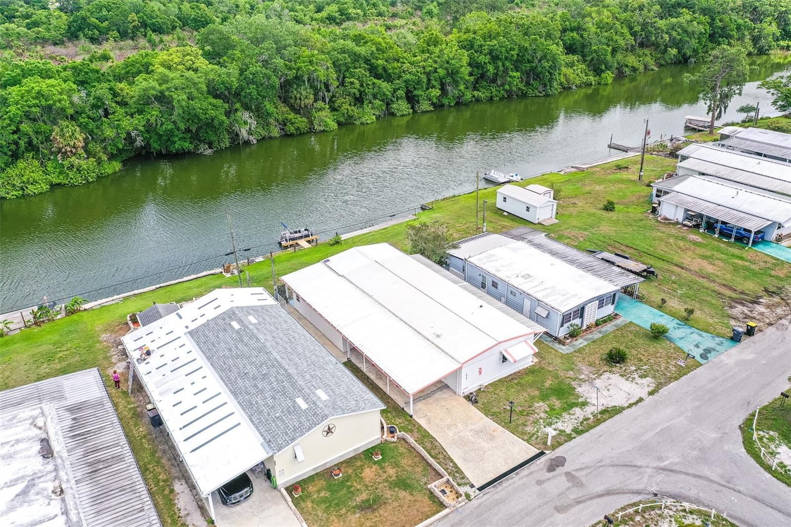 Image 34 of 43 For 1818 Blue Lake Drive