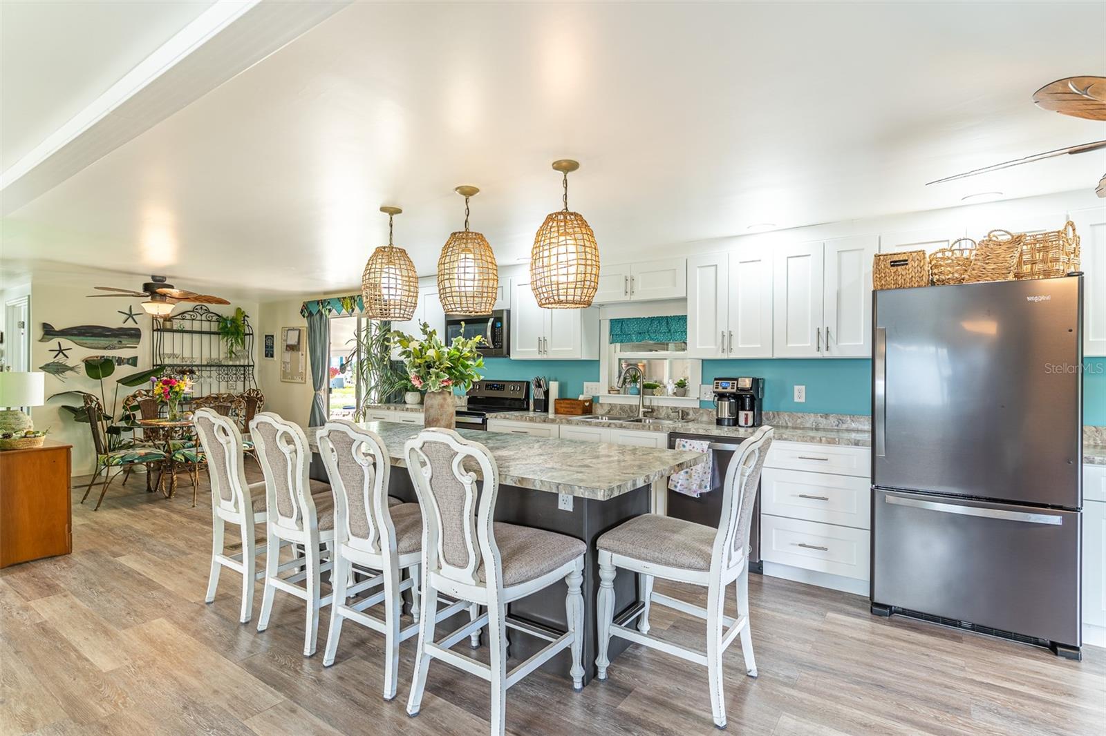 Image 6 of 43 For 1818 Blue Lake Drive