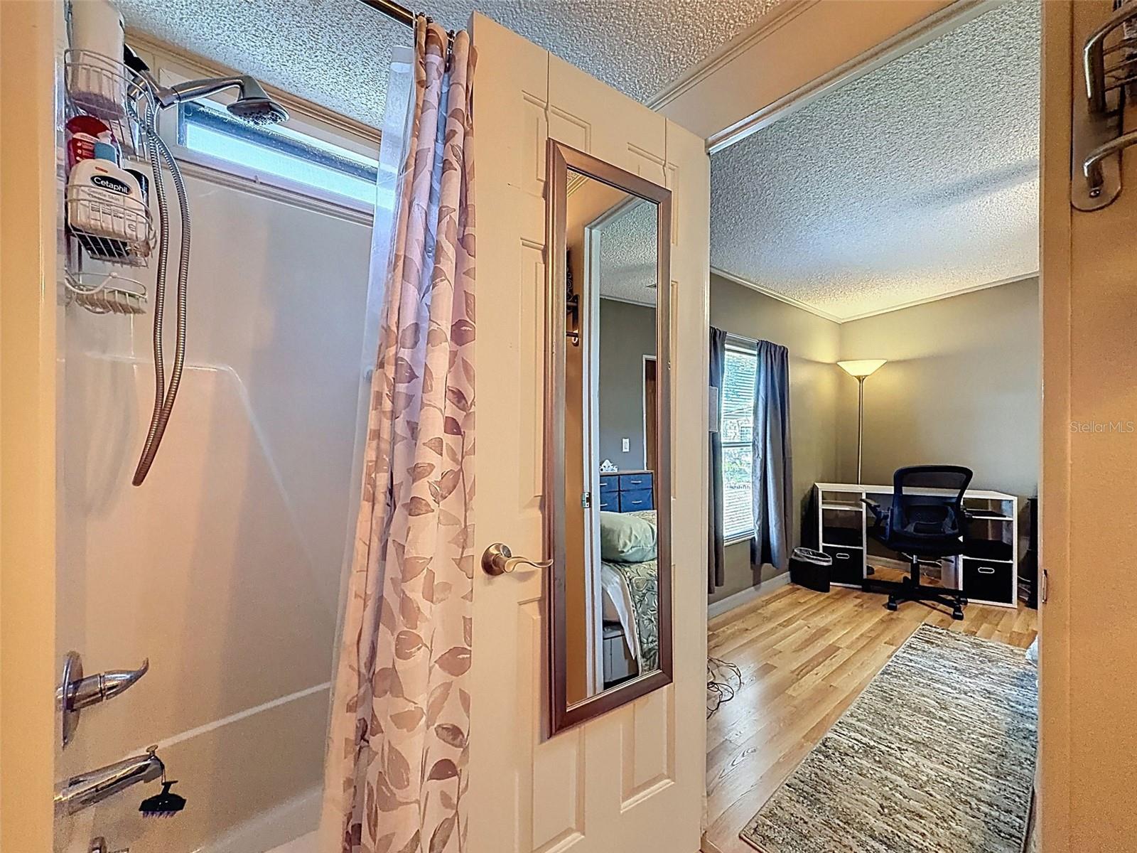 Image 13 of 46 For 454 Village Circle Sw