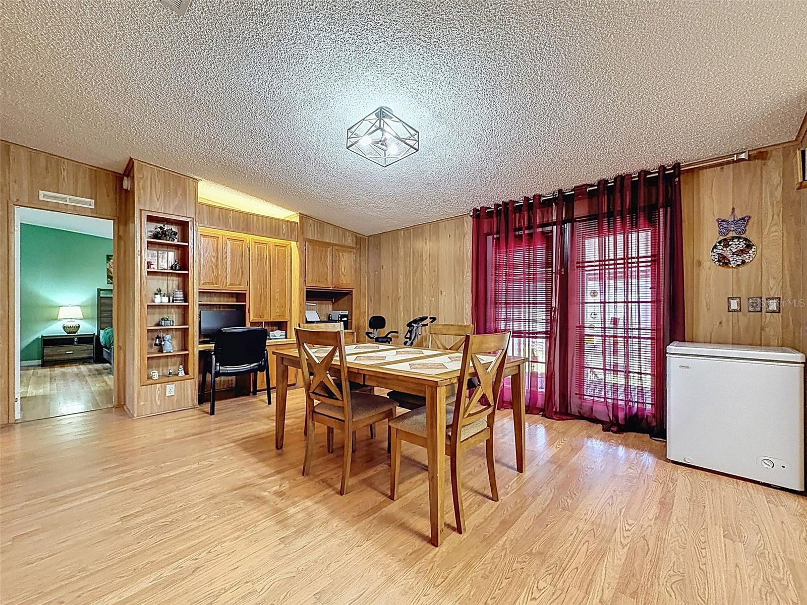 Image 18 of 46 For 454 Village Circle Sw