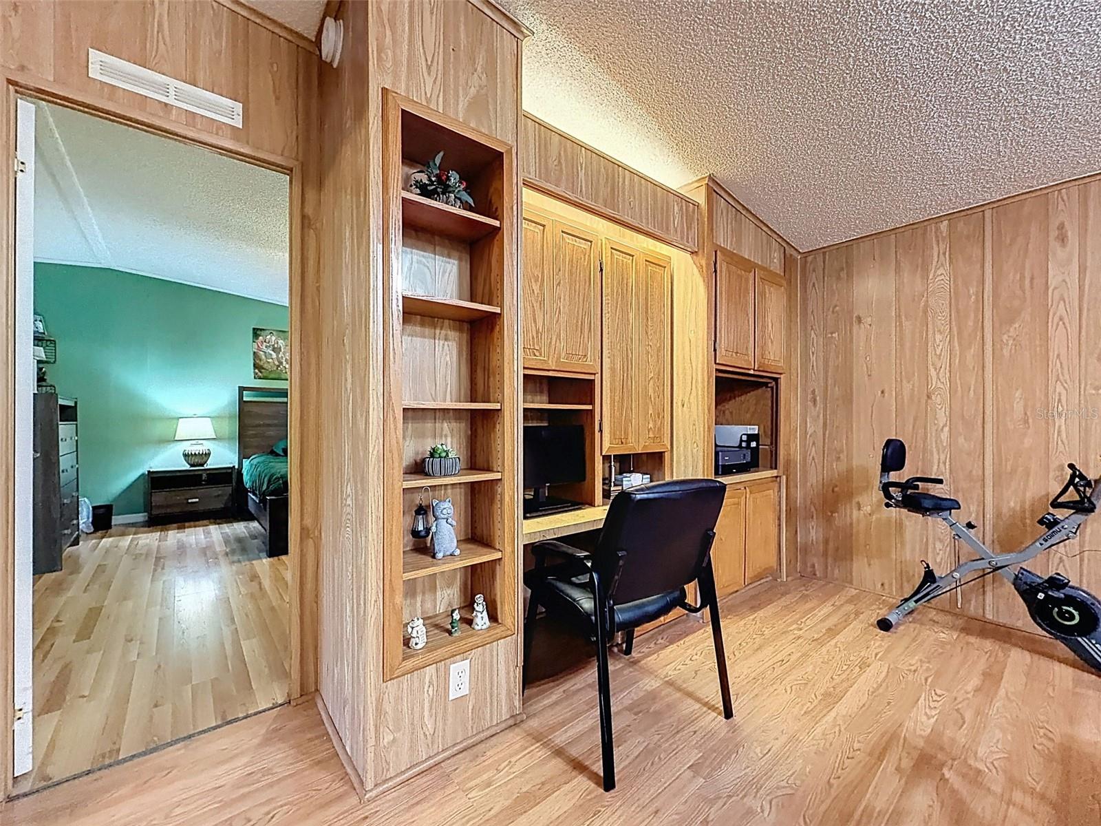 Image 19 of 46 For 454 Village Circle Sw