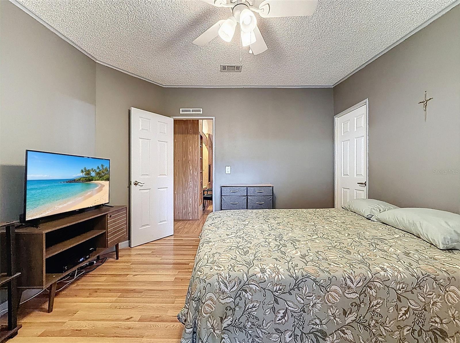 Image 22 of 46 For 454 Village Circle Sw