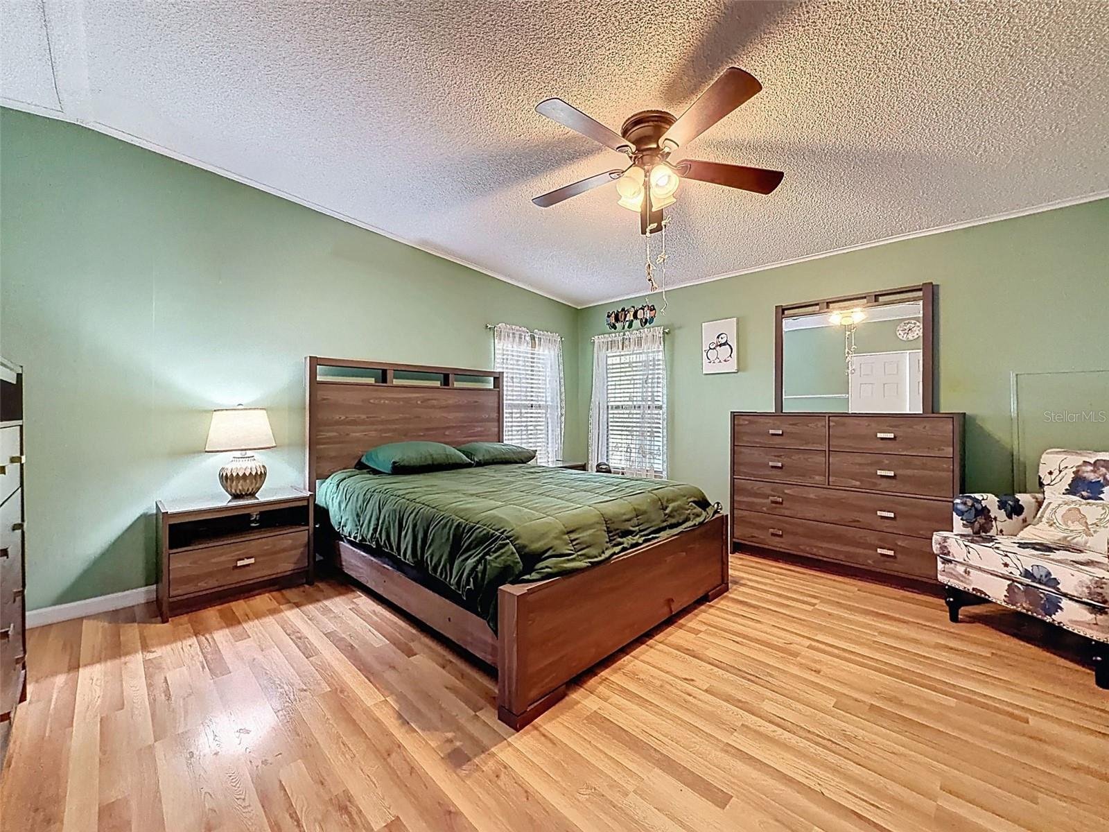 Image 23 of 46 For 454 Village Circle Sw