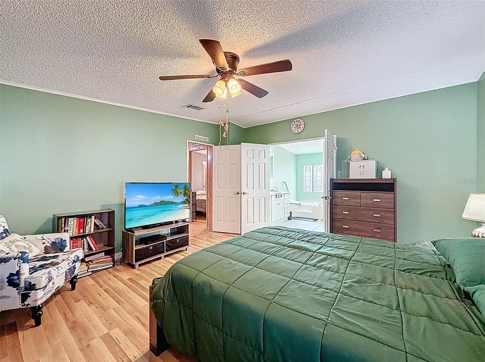 Image 24 of 46 For 454 Village Circle Sw