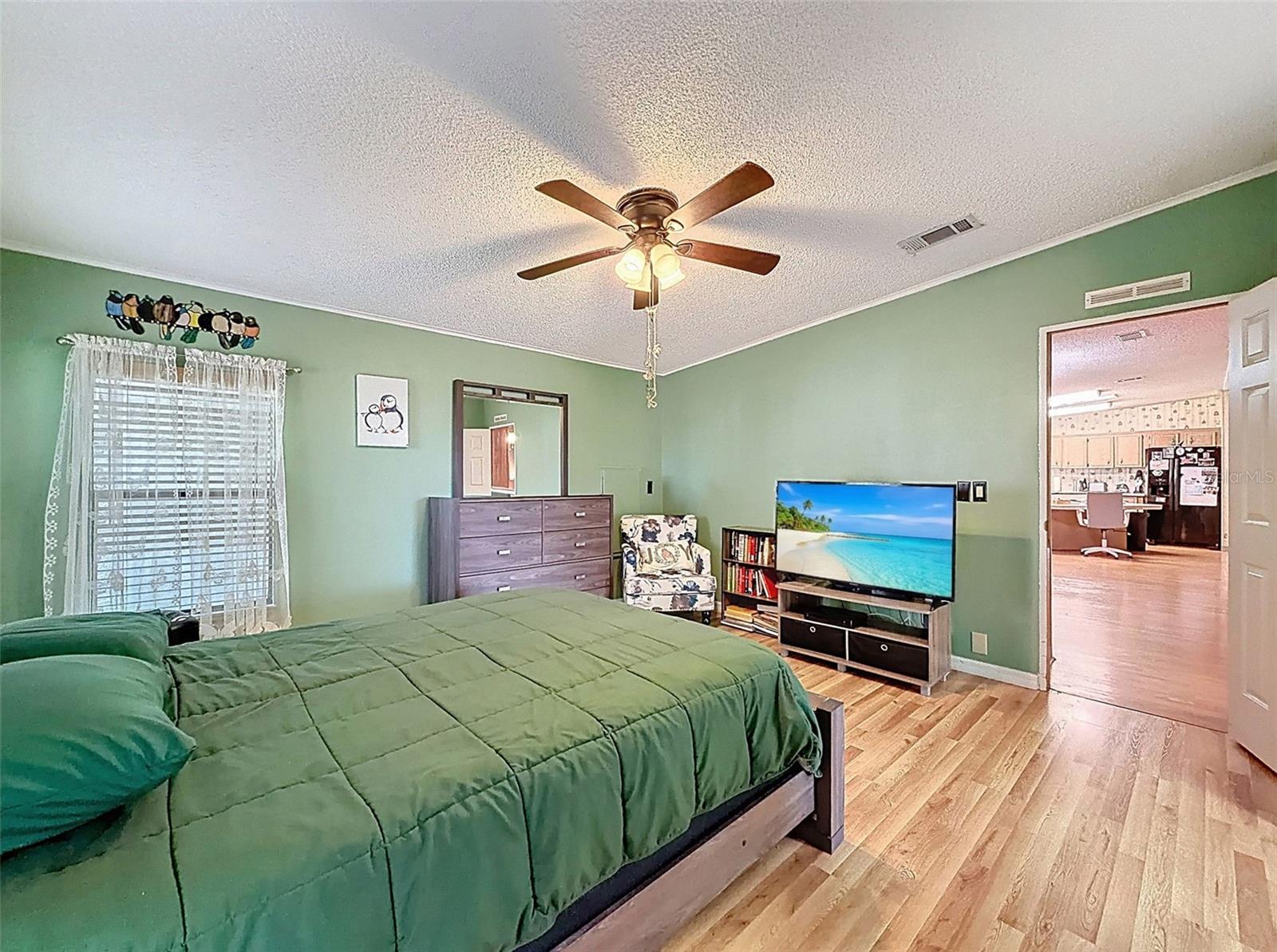 Image 25 of 46 For 454 Village Circle Sw