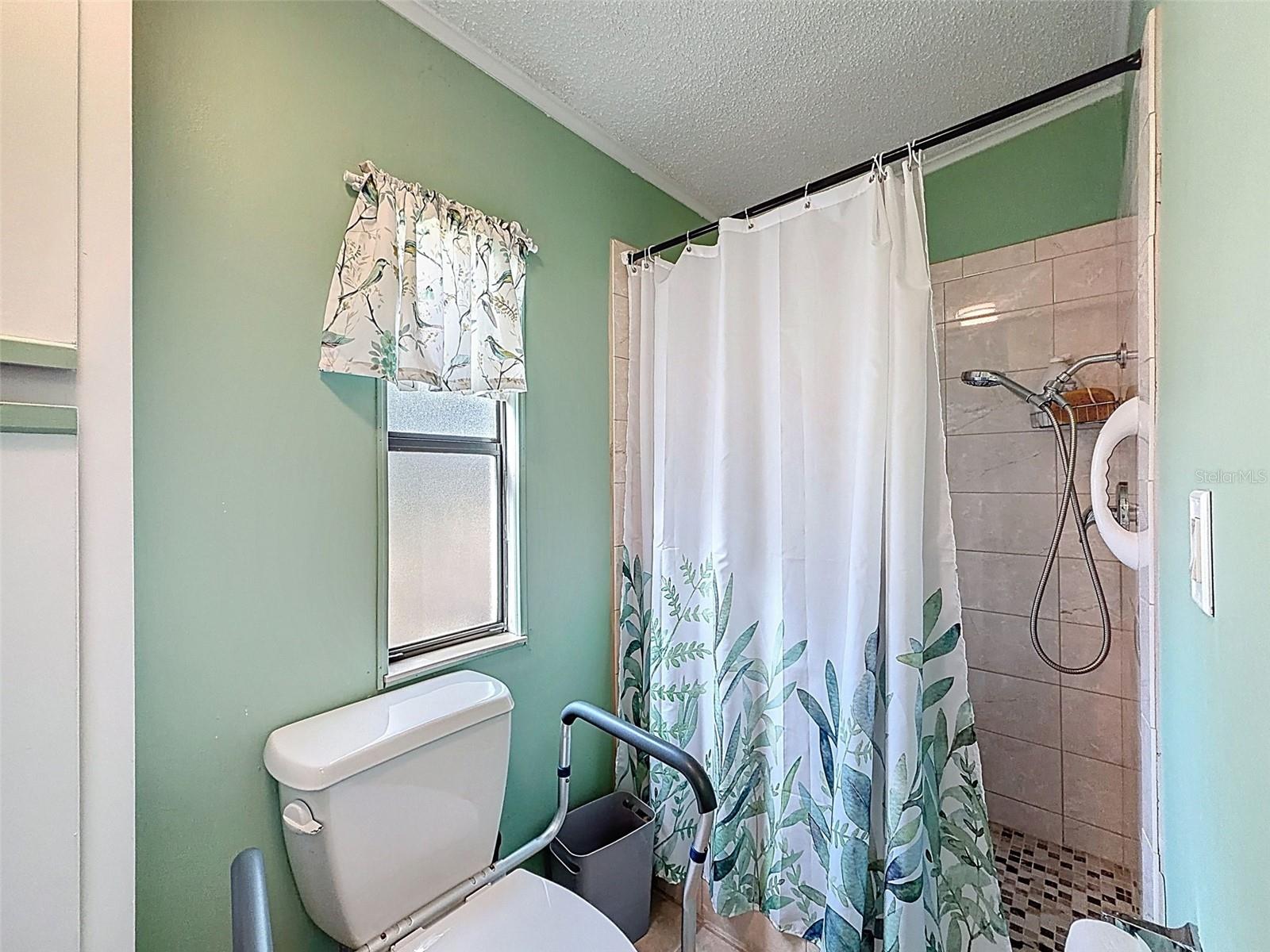 Image 27 of 46 For 454 Village Circle Sw