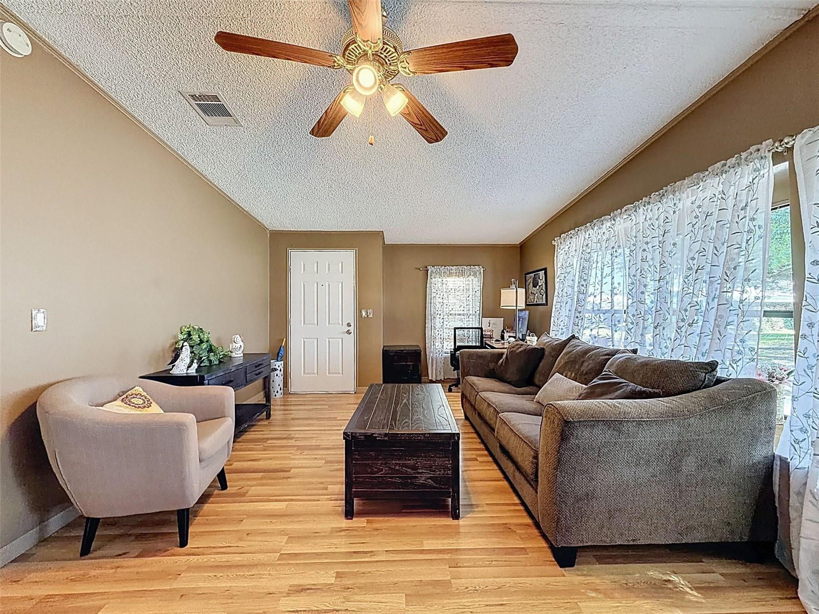 Image 28 of 46 For 454 Village Circle Sw