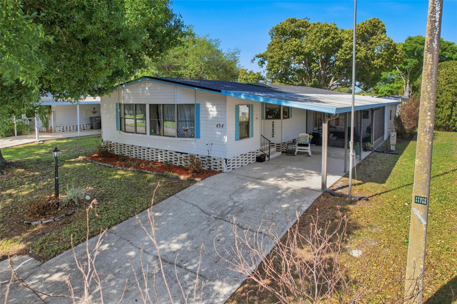 Image 3 of 46 For 454 Village Circle Sw