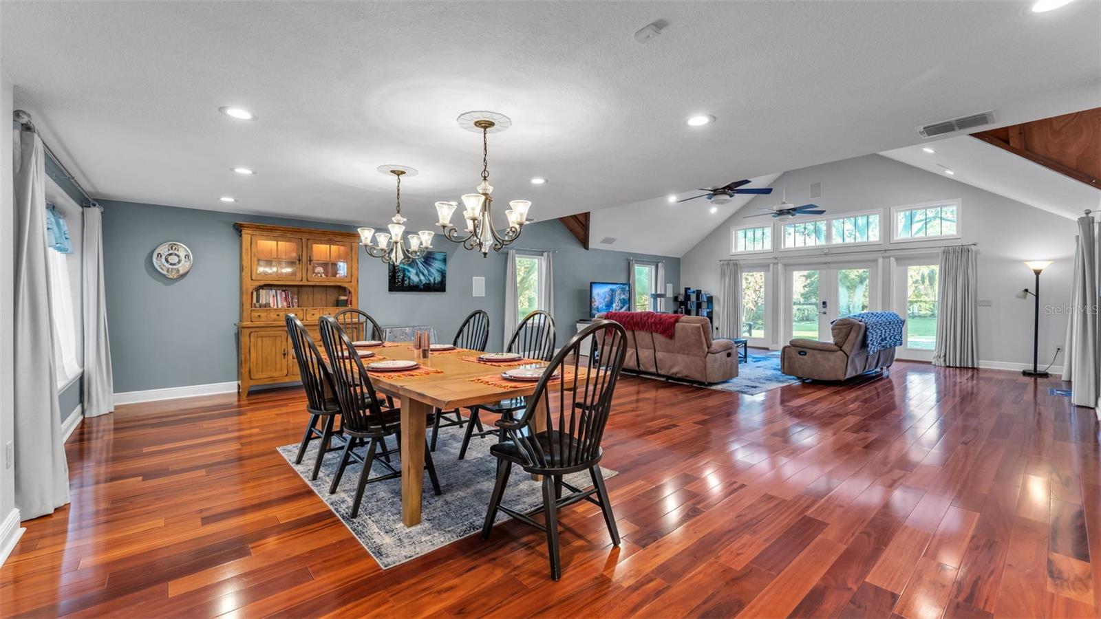 Image 16 of 83 For 1804 Michelle Lane