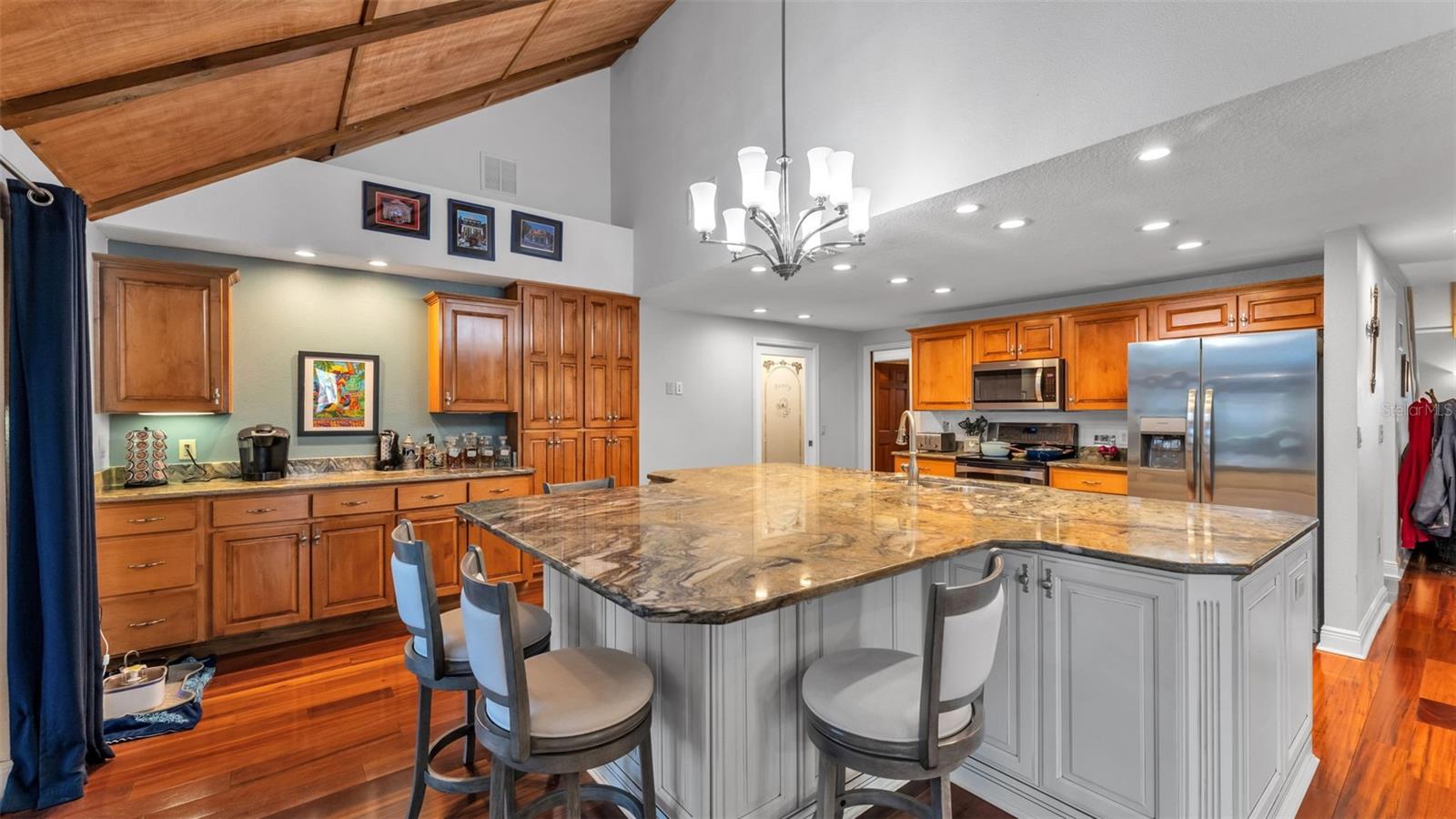 Image 26 of 83 For 1804 Michelle Lane