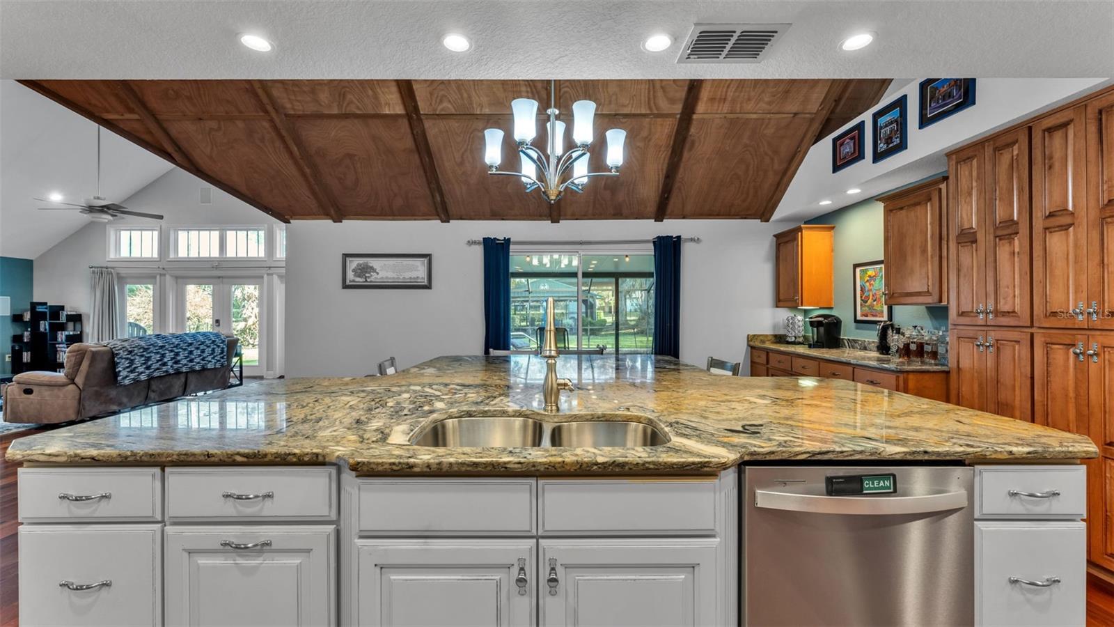 Image 29 of 83 For 1804 Michelle Lane