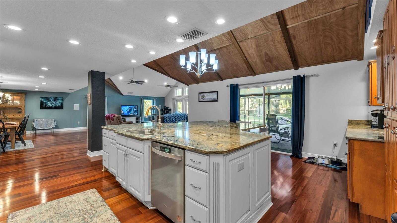 Image 30 of 83 For 1804 Michelle Lane