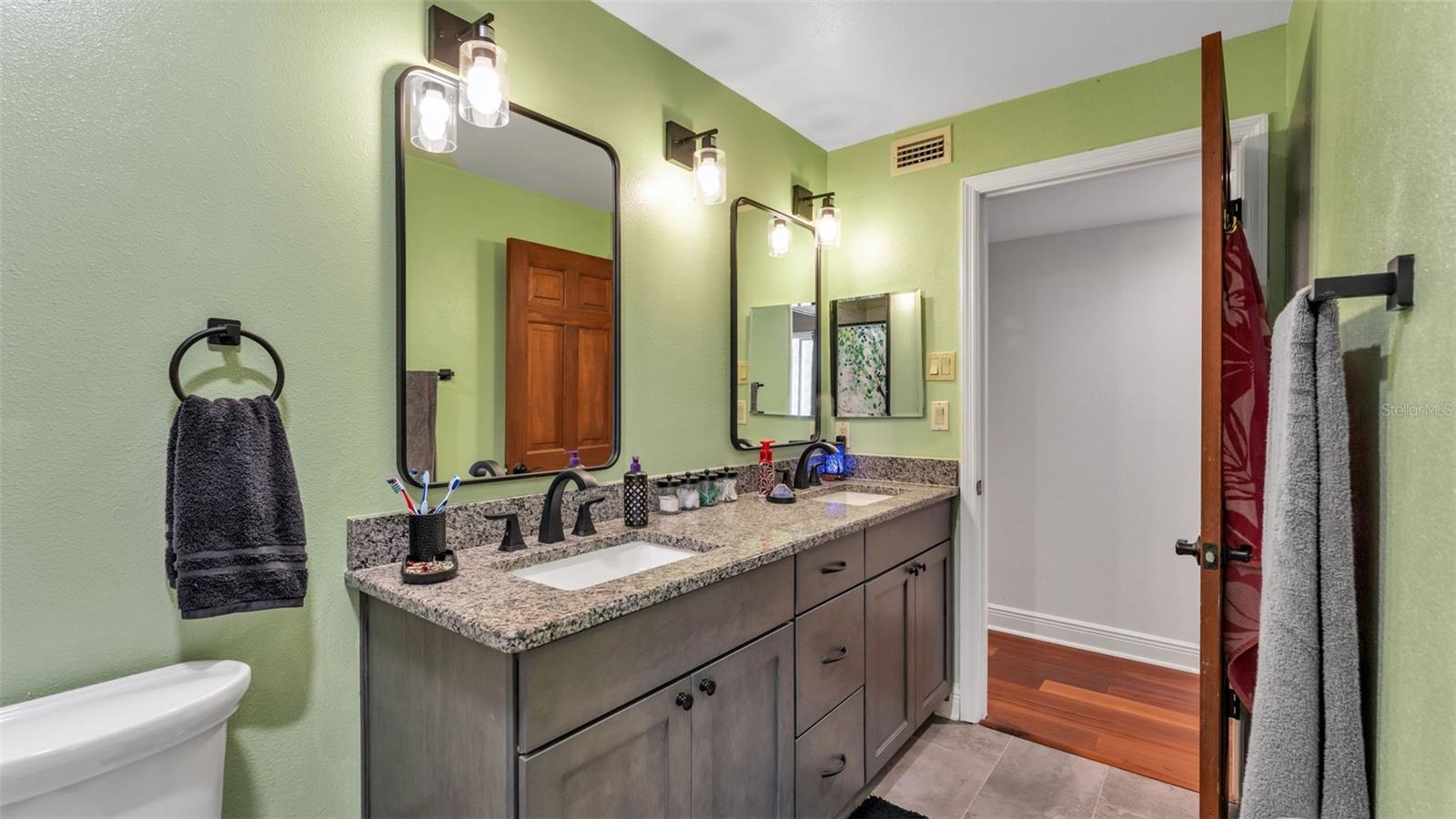 Image 42 of 83 For 1804 Michelle Lane