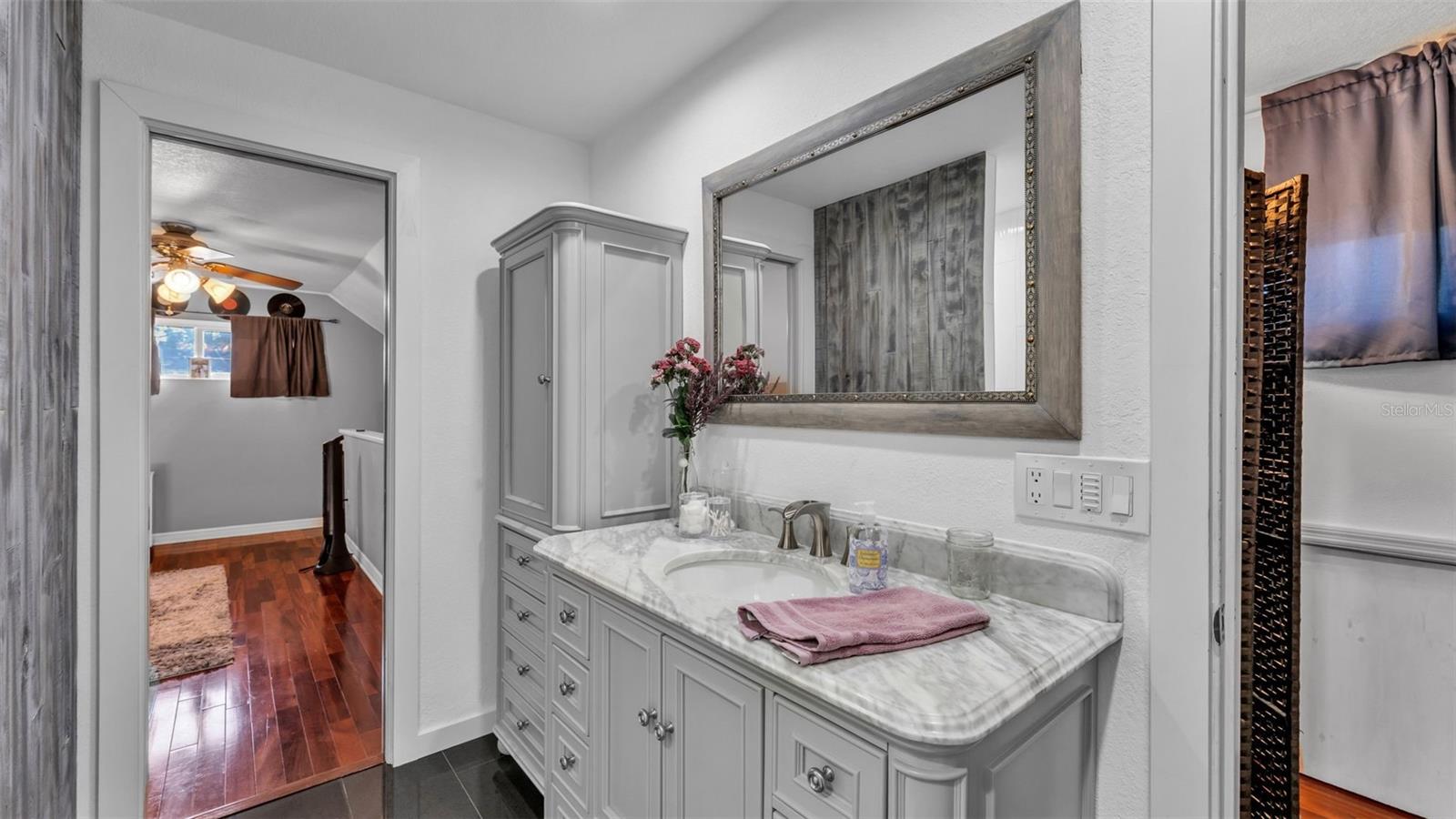 Image 48 of 83 For 1804 Michelle Lane