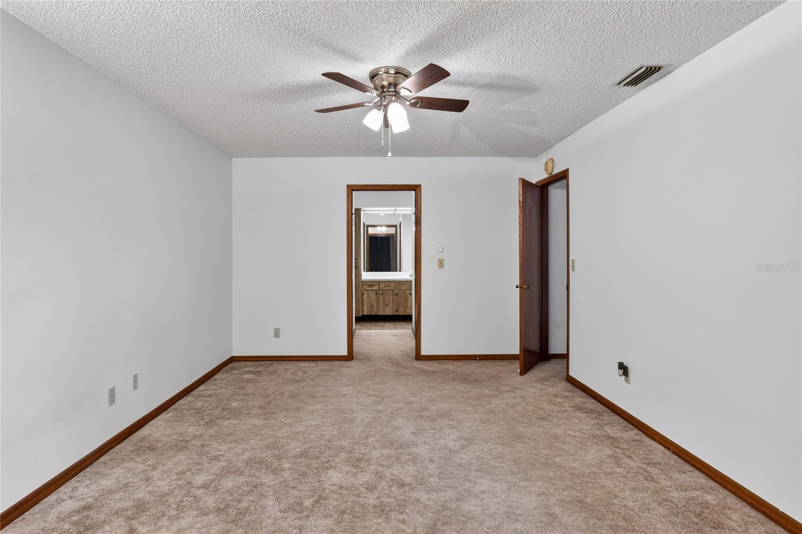 Image 19 of 37 For 2025 Sylvester Road E1