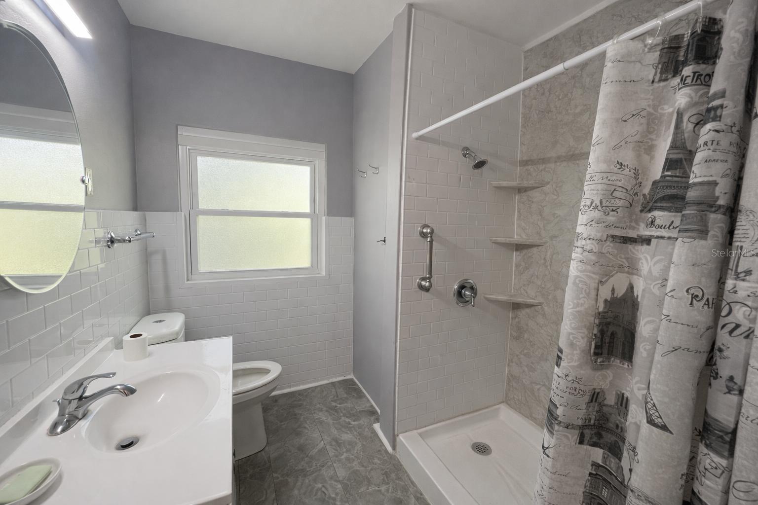 Image 8 of 8 For 403 Johnson Avenue