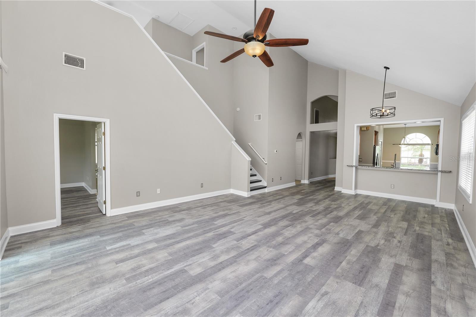 Image 16 of 41 For 30816 Pumpkin Ridge Drive