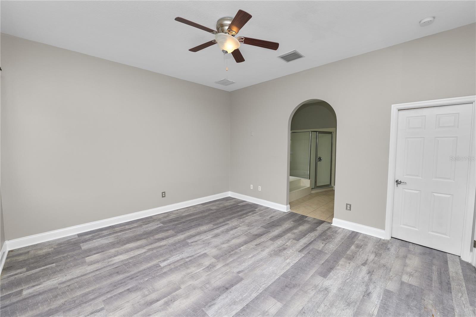 Image 19 of 41 For 30816 Pumpkin Ridge Drive