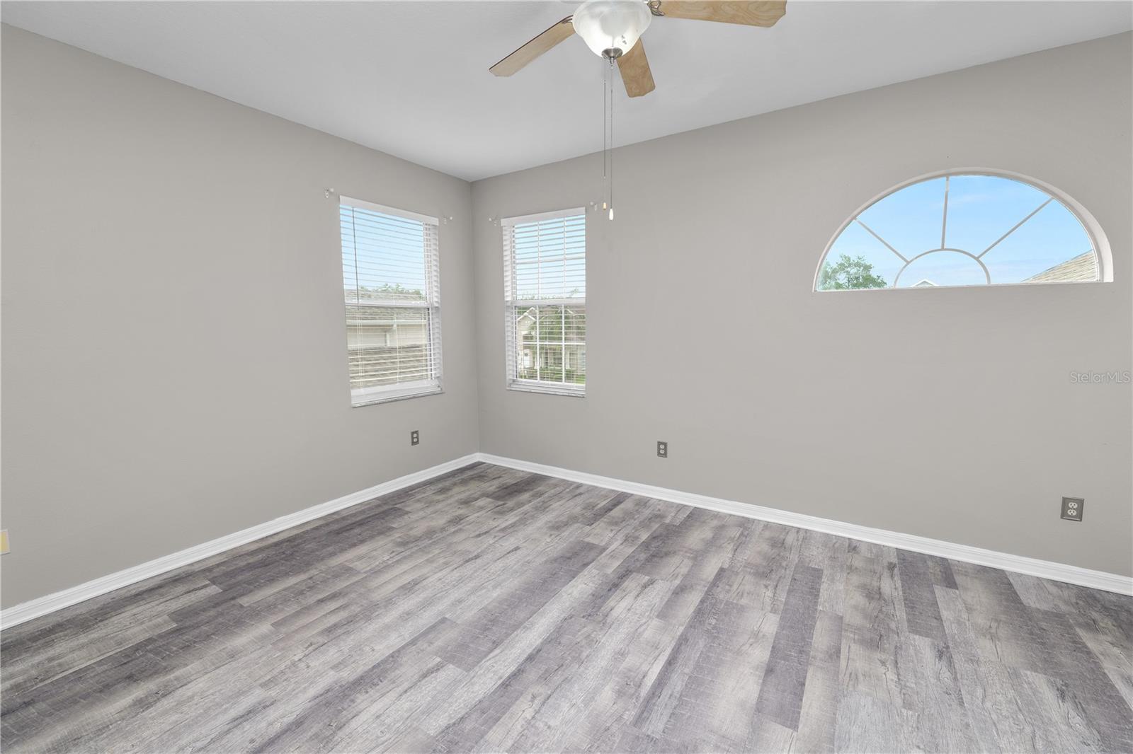 Image 28 of 41 For 30816 Pumpkin Ridge Drive