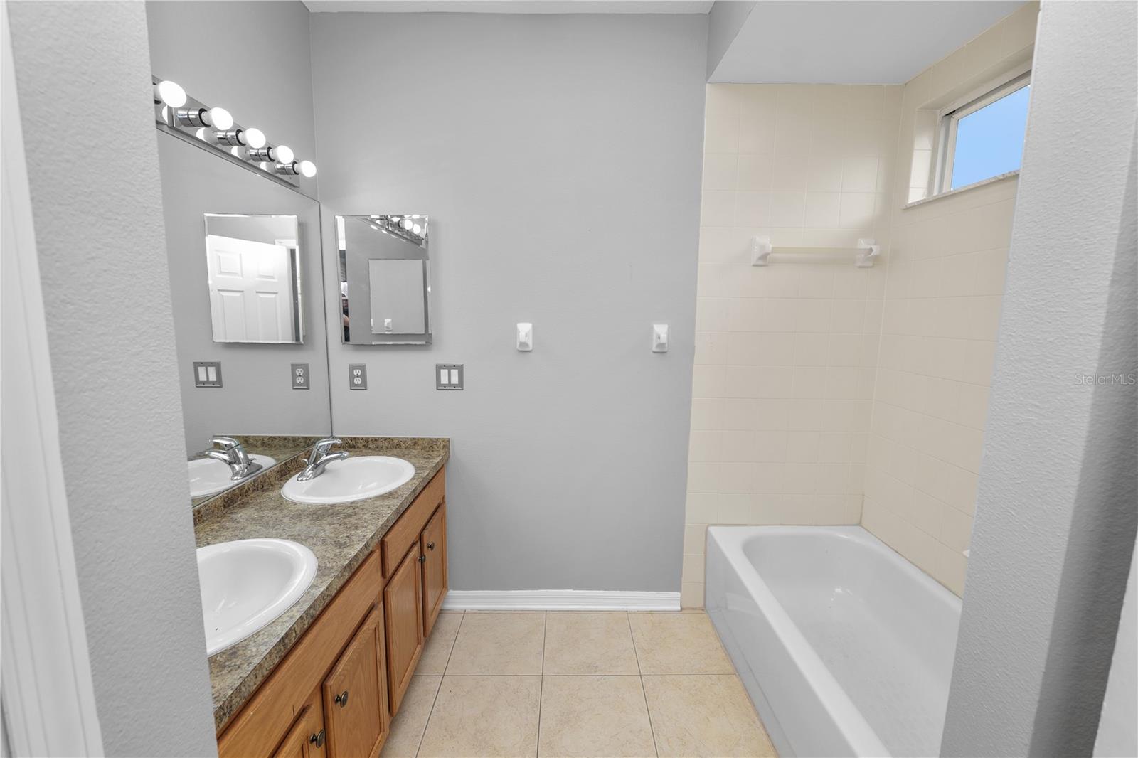 Image 30 of 41 For 30816 Pumpkin Ridge Drive