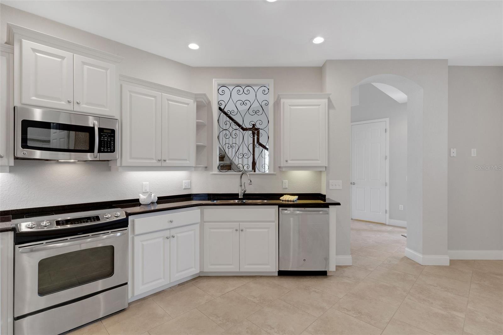 Image 11 of 41 For 2928 Mission Lakes Drive