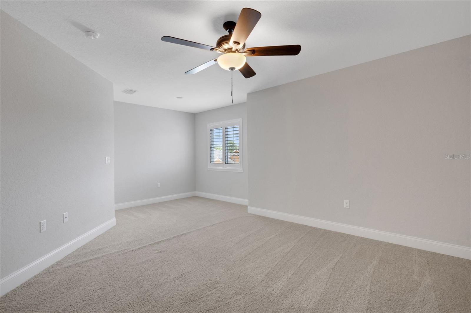 Image 27 of 41 For 2928 Mission Lakes Drive